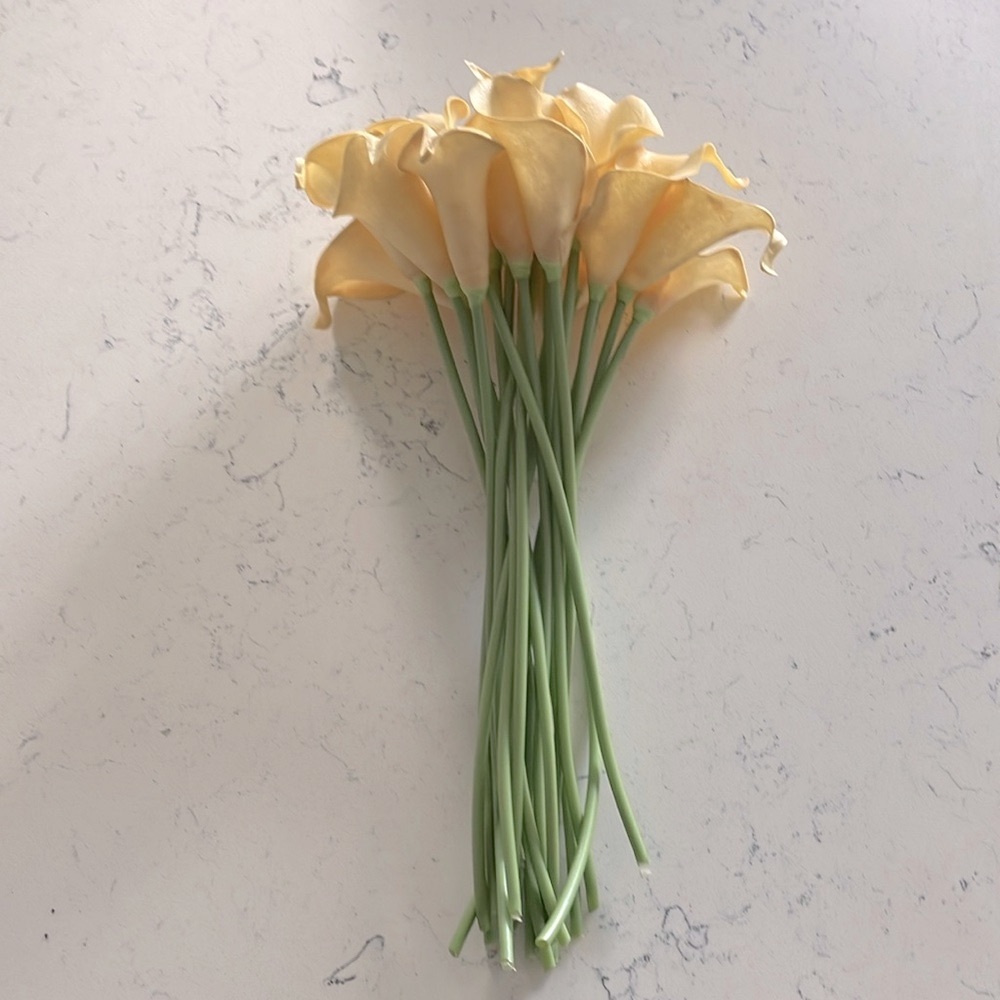 Faux flora bouquet, yellow flowers 💐